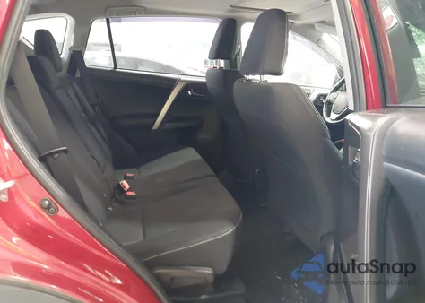 2017 Toyota Rav4 Xle z USA, uszkodzony, nr VIN JTMRFREV9HJ156509